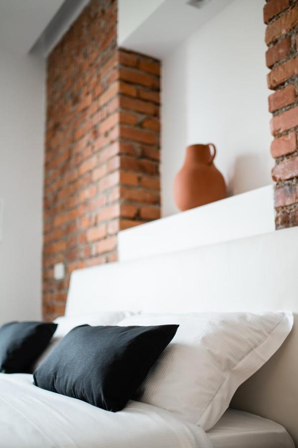 Ross Quadrell - Milano Apartment Bagian luar foto